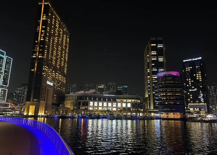 Private Gorgeous Room With Marina View With Shared Kitchen In Shared Apartment